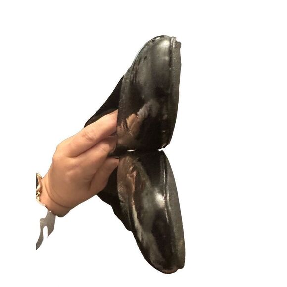 Trotters Daisy Pump in Black Texture with Patent Leather - Picture 8 of 10